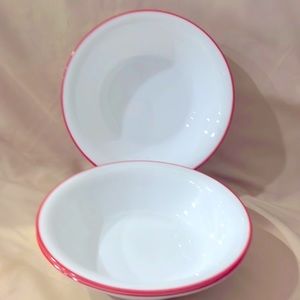 Set of 3 Corelle Red and White Splender Round Cereal Bowls.New and Perfect.A1708